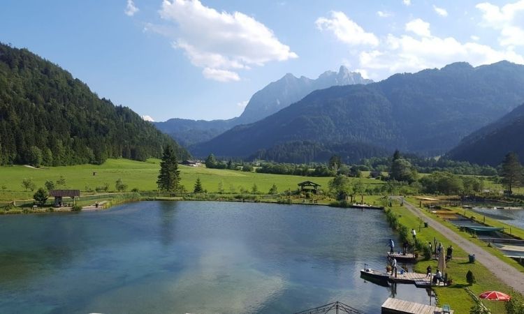 Kaiserwinkl Fischteiche sind Angelteiche im Bezirk Kitzbühel.